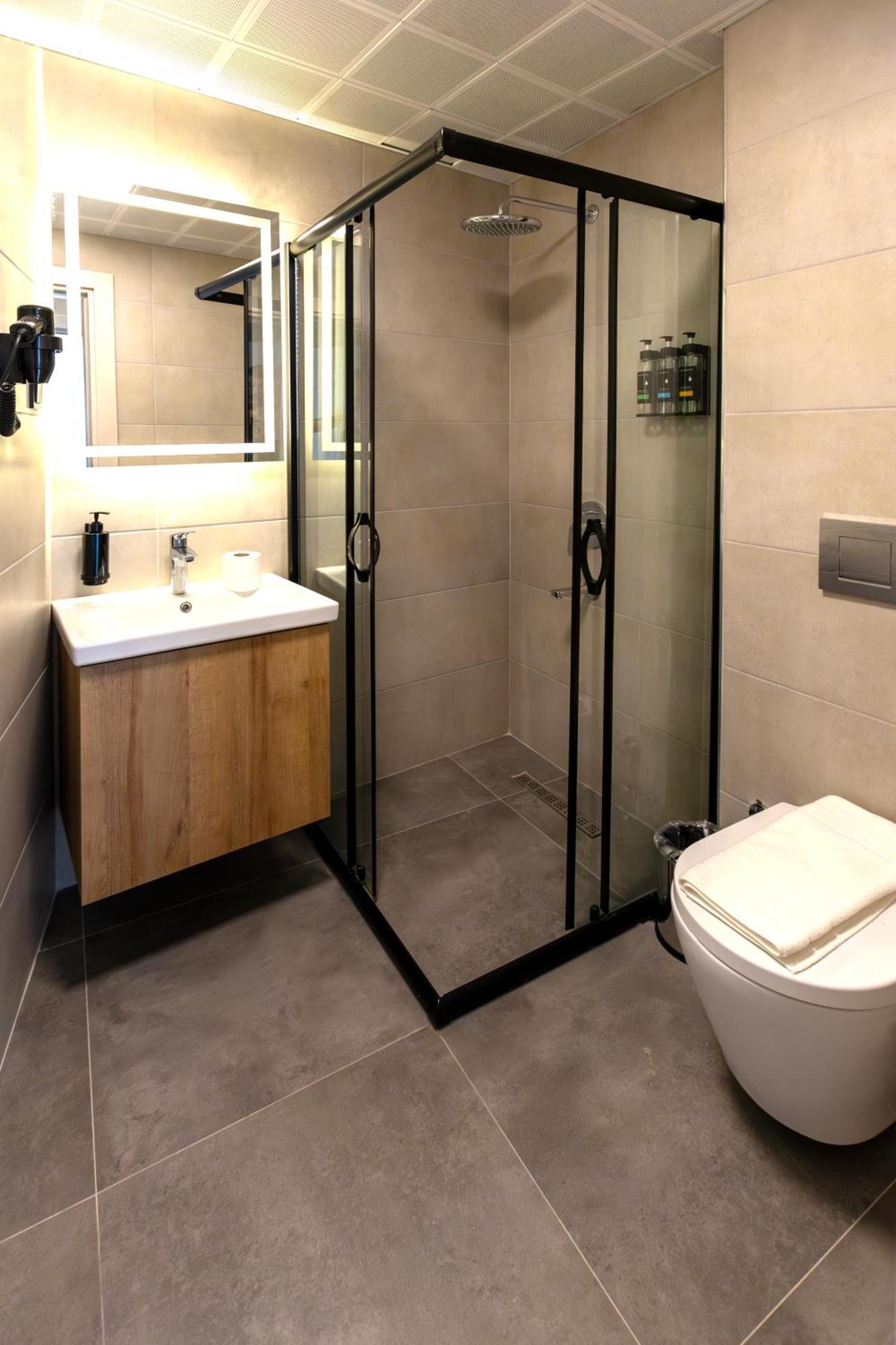 7inn Hotel *
